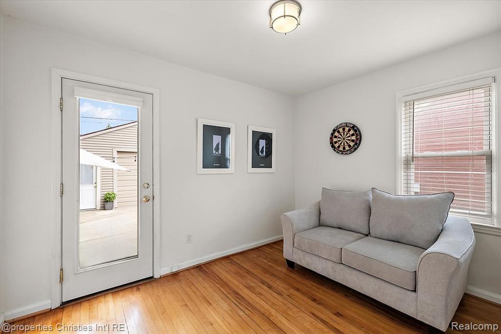 559 E Southlawn Boulevard, Birmingham, MI 48009 — Photo 13