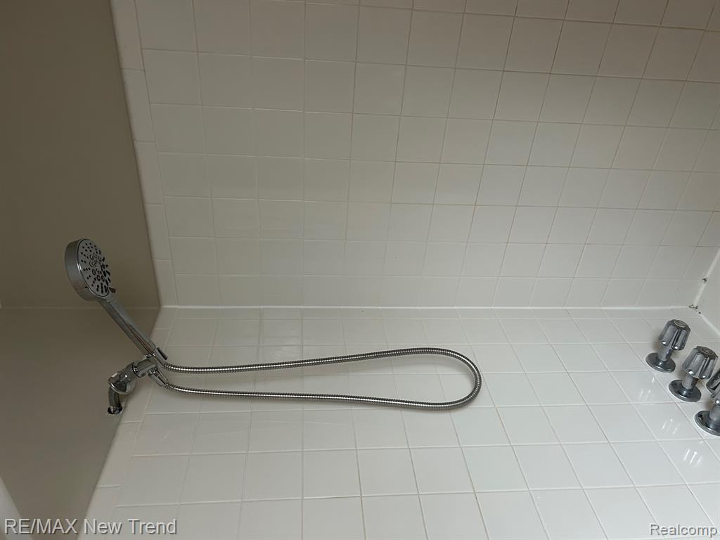 29166 Manchester Street, 47, Westland, MI — Photo 20