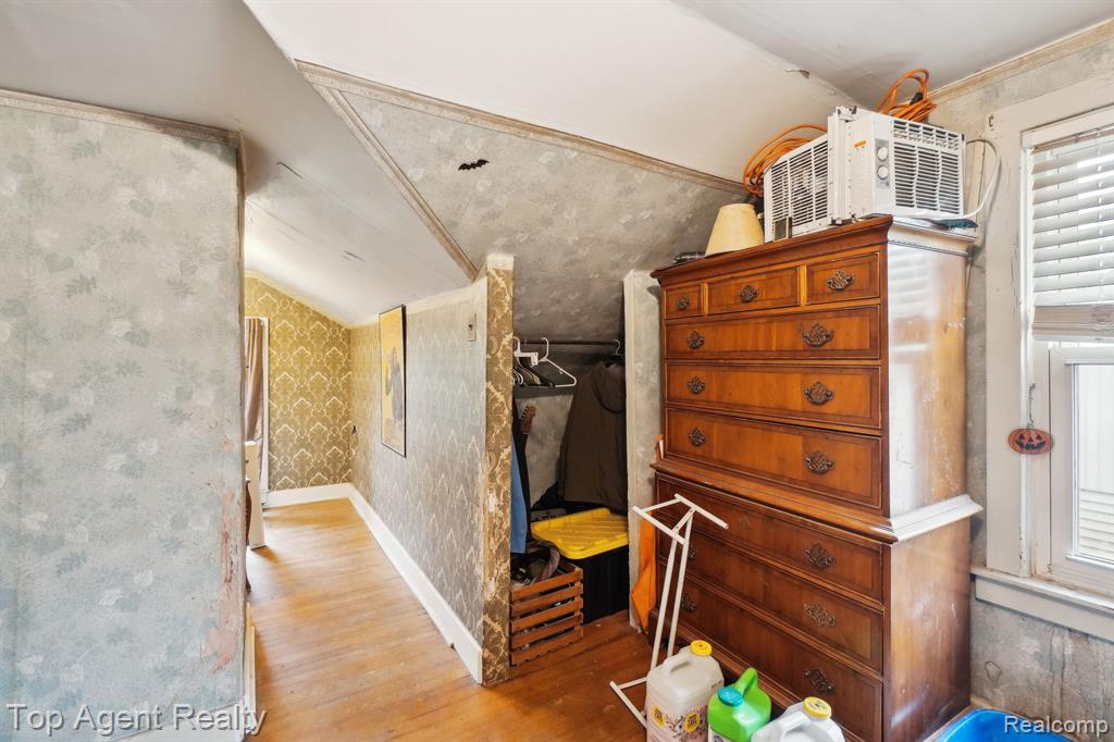 933 CAMERON Avenue, Pontiac, MI 48340 — Photo 14