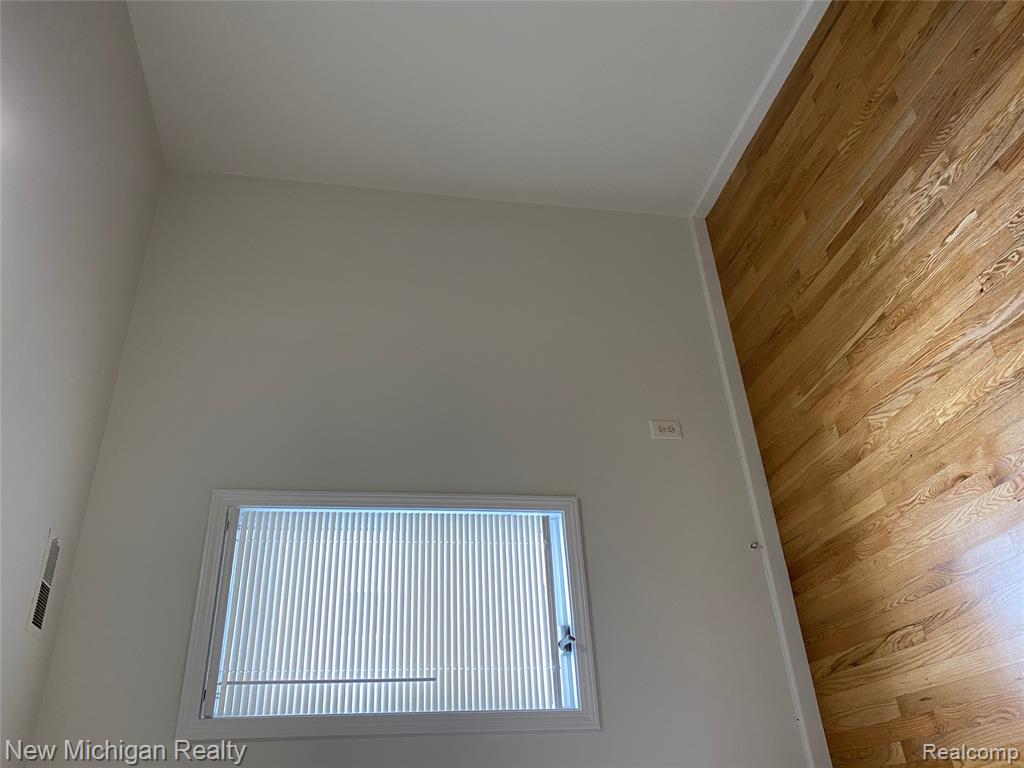 5659 CLIPPERT Street, Dearborn Heights, MI 48125 — Photo 17
