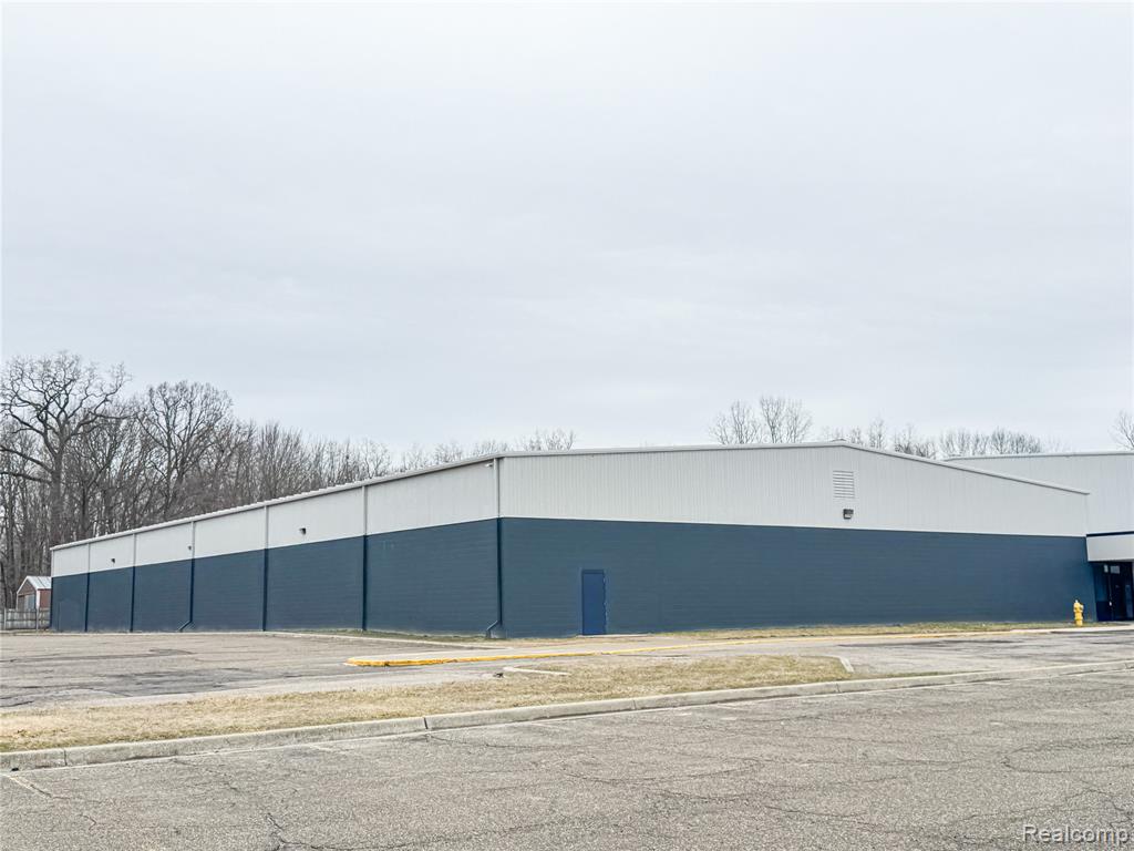 1160 S Elms Road, Flint, MI 48532 — Photo 8