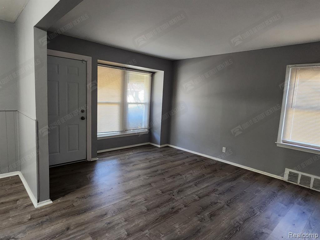 1139 S BASSETT Street, Detroit, MI 48217 — Photo 5