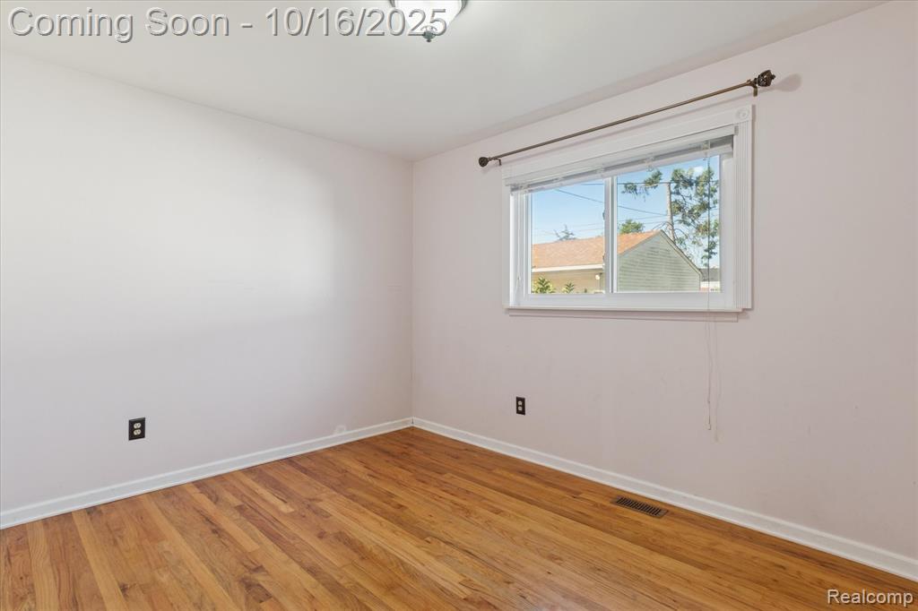 6439 Huntleigh Street, Garden City, MI — Photo 20