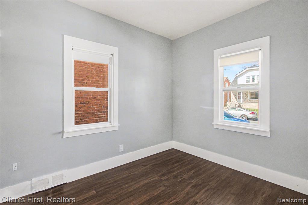 5210 Middlesex Street, Dearborn, MI 48126 — Photo 13