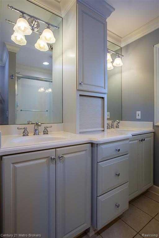9270 Hidden Valley Court, Grand Blanc, MI 48439 — Photo 40