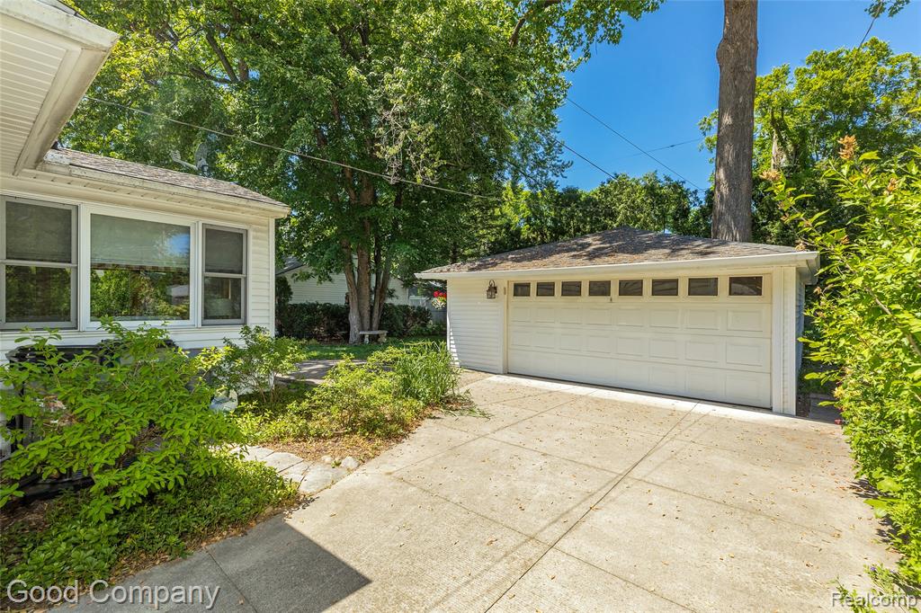 802 Orchard View Drive, Royal Oak, MI 48073 — Photo 43