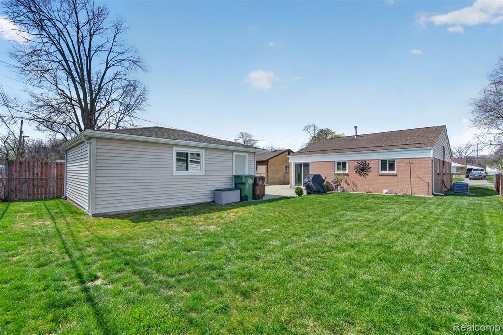 15675 Mulberry Street, Southgate, MI 48195 — Photo 30