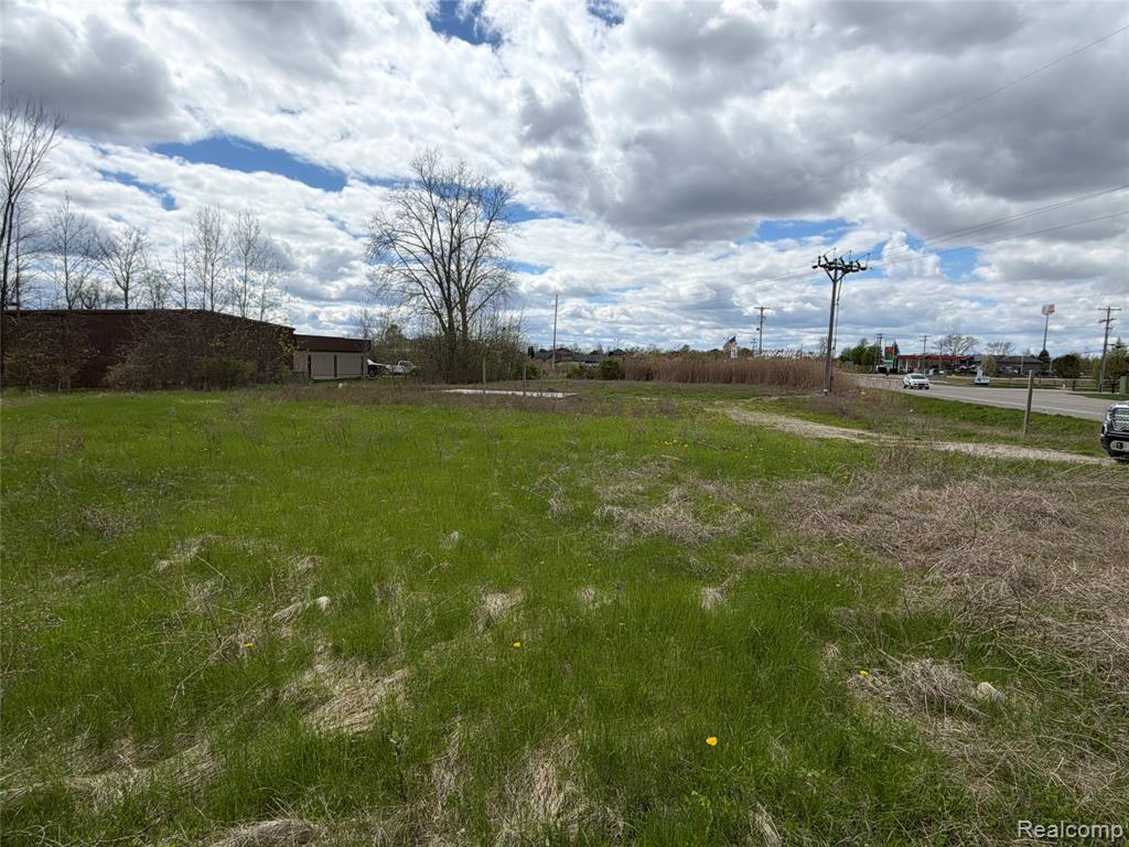 3155 W Thompson Road, Fenton, MI 48430