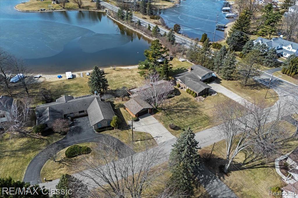 5197 SURFWOOD Drive, Commerce Twp, MI 48382 — Photo 20