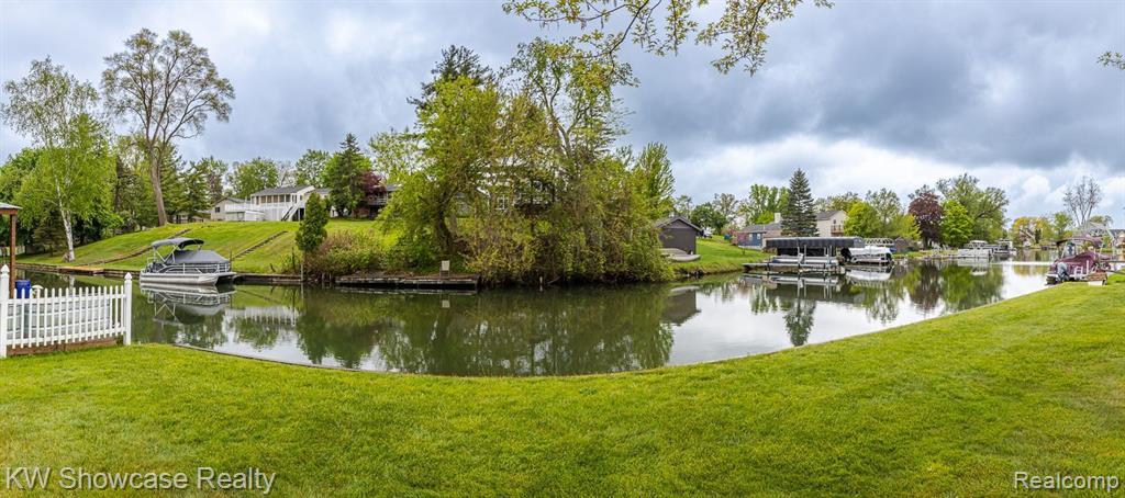 841 DRIBURG Drive, Commerce Twp, MI 48390 — Photo 28