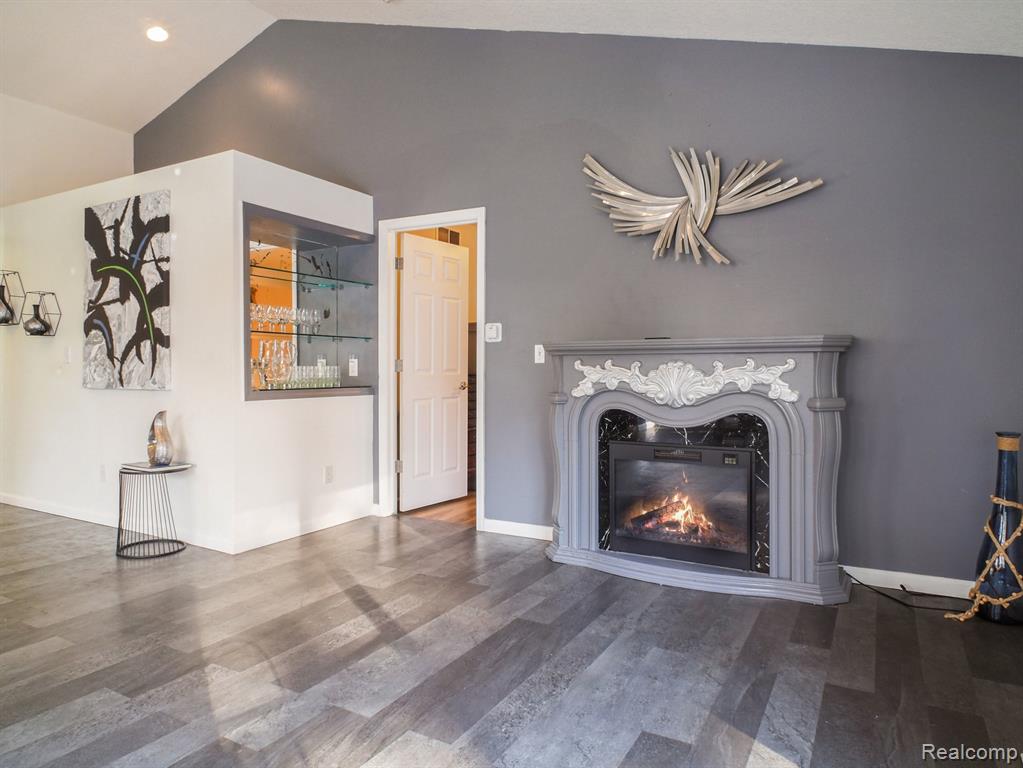 4086 Squire Hill Drive, Flushing, MI 48433 — Photo 13