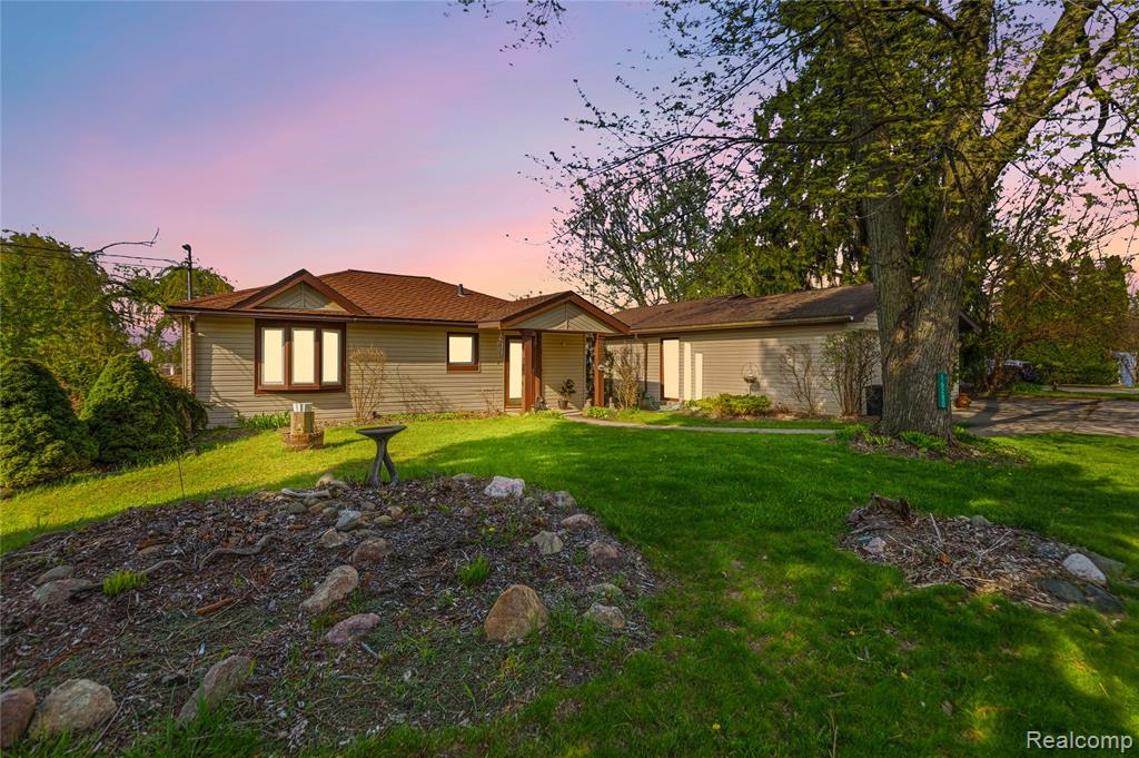 16280 Softwater Lake Drive, Linden, MI 48451