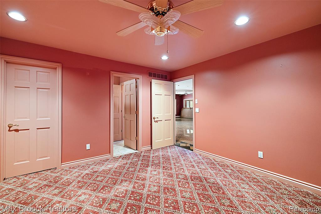 5148 Crest Knolls Court, Bloomfield Hills, MI 48302 — Photo 25