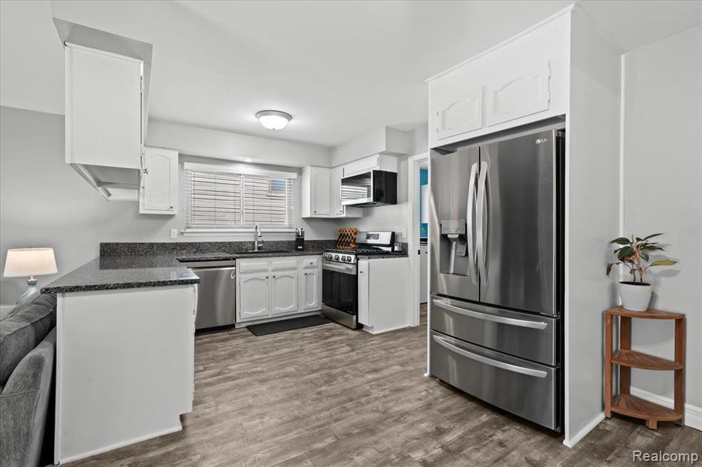 46433 Plum Grove Drive, Macomb, MI 48044 — Photo 10