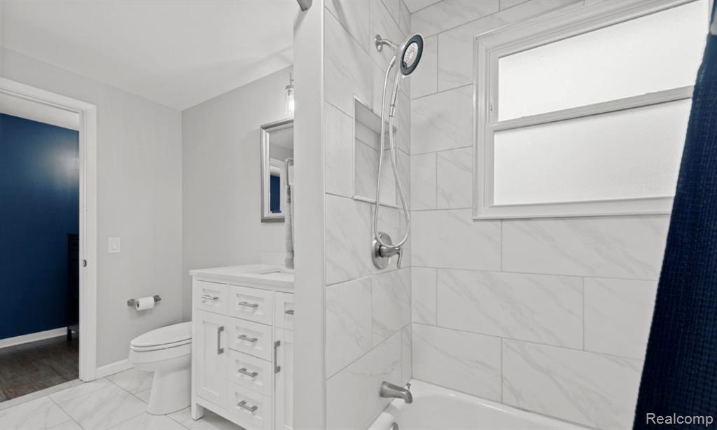28426 Chatham Road, Grosse Ile, MI 48138 — Photo 17