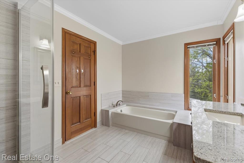 720 Essex Drive, Rochester Hills, MI 48307 — Photo 31