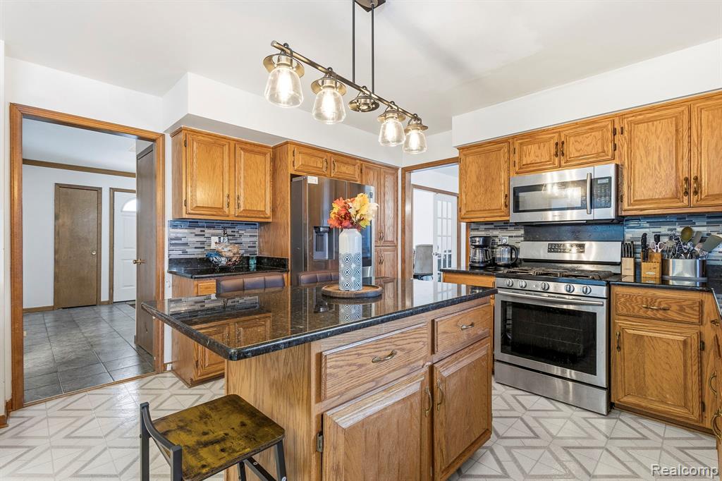 53428 Gregory Drive, Macomb, MI 48042 — Photo 5