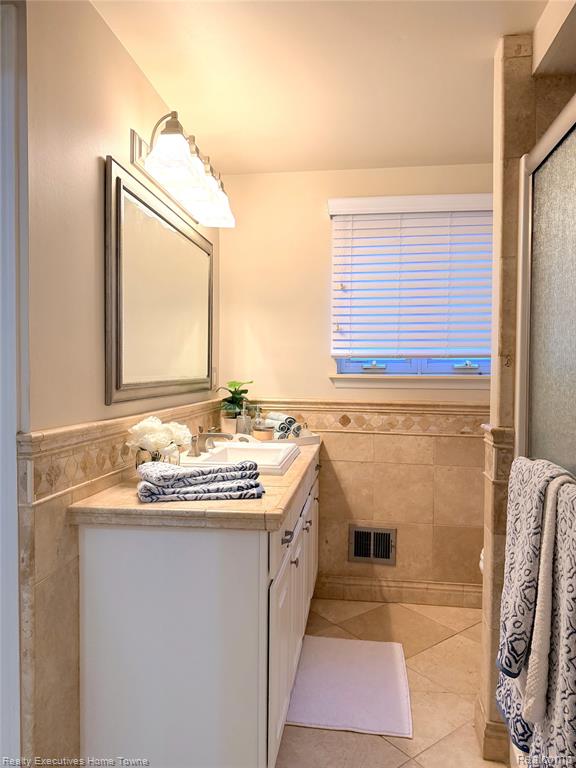 40552 Lizabeth Drive, Sterling Heights, MI 48313 — Photo 16