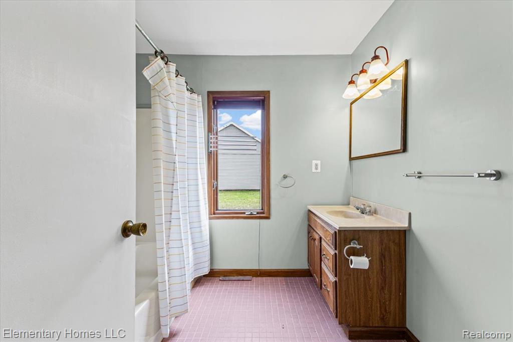2158 Oaknoll Street, Auburn Hills, MI 48326 — Photo 22