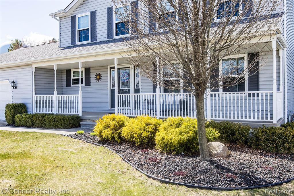 748 ALEXANDRIA Street, Marysville, MI 48040 — Photo 2