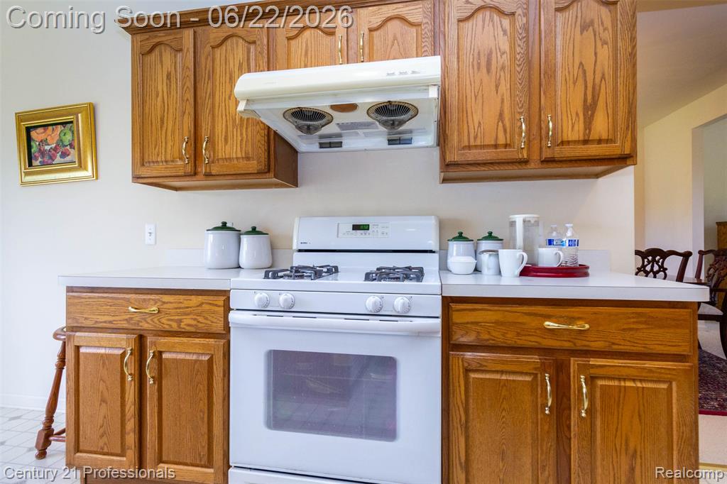 8225 Brookstone Lane, Clawson, MI 48348 — Photo 12