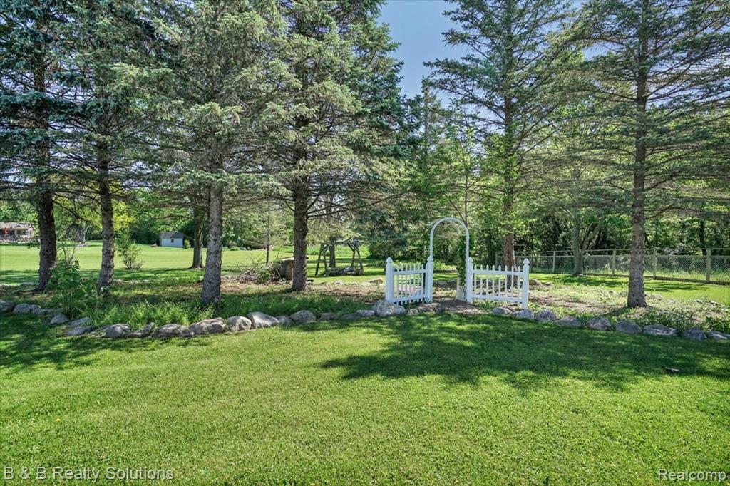 6229 Cold Spring Trail, Grand Blanc, MI 48439 — Photo 42