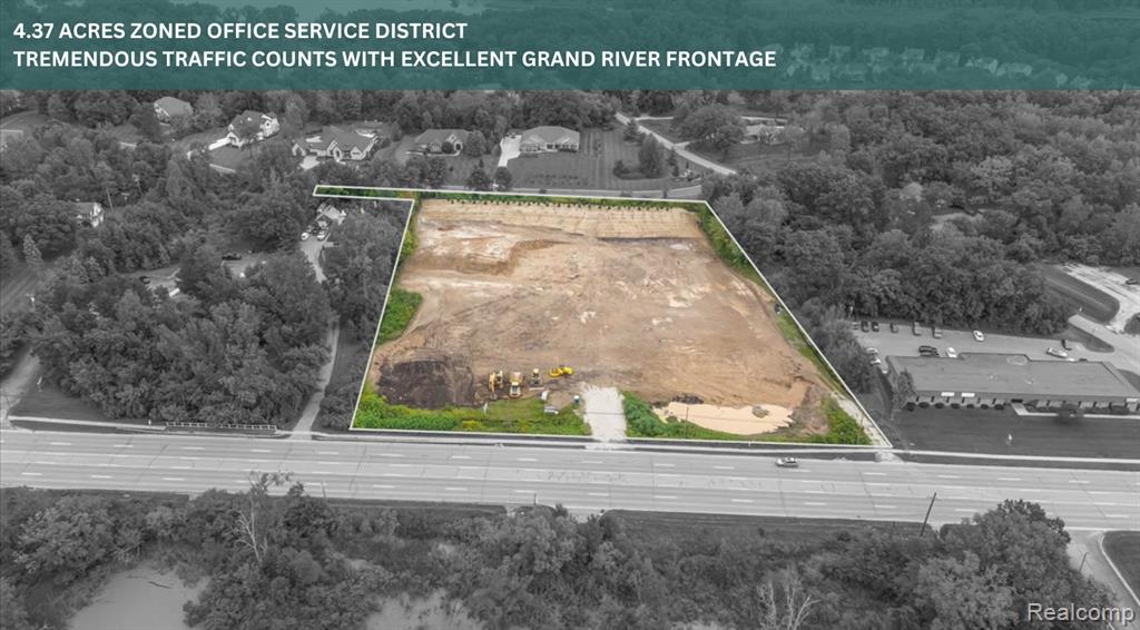 VL E Grand River, Howell, MI 48843 — front exterior