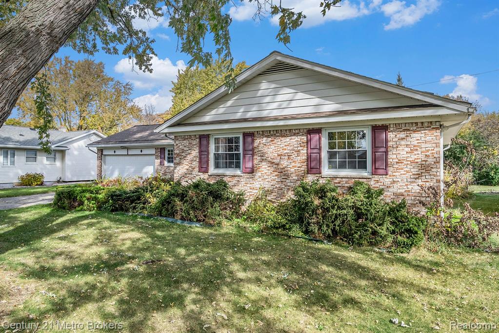 4413 OLD CARRIAGE Road, Flint, MI 48507 — Photo 5