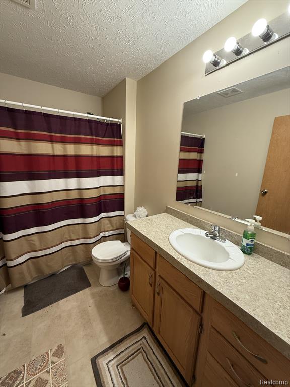 11224 Nearbrook Court, South Lyon, MI 48178 — Photo 11