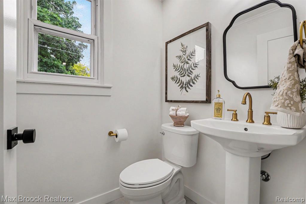 2808 Donegal Drive, Troy, MI 48098 — Photo 16