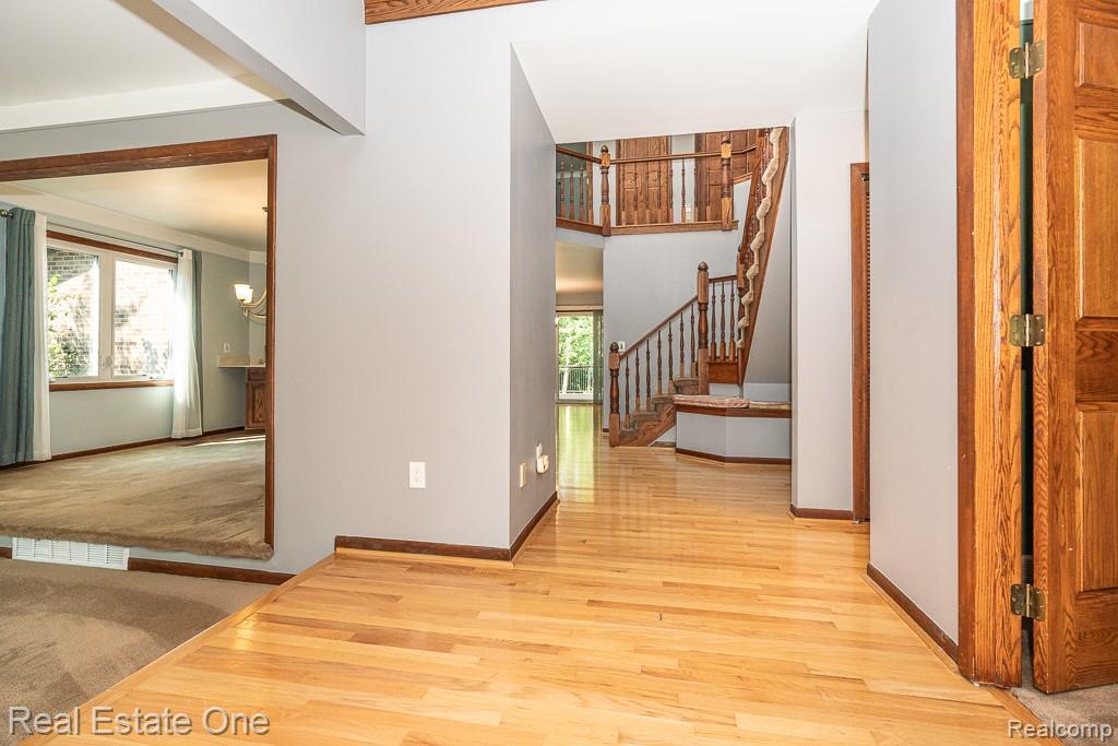 5129 Highmount Drive, Troy, MI 48098 — Photo 2