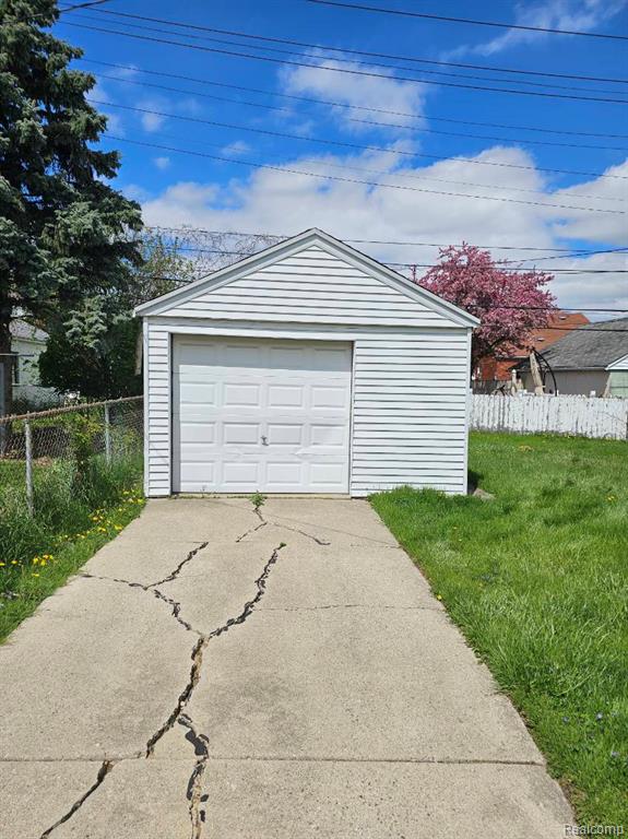 15605 Veronica Avenue, Eastpointe, MI 48021 — Photo 12