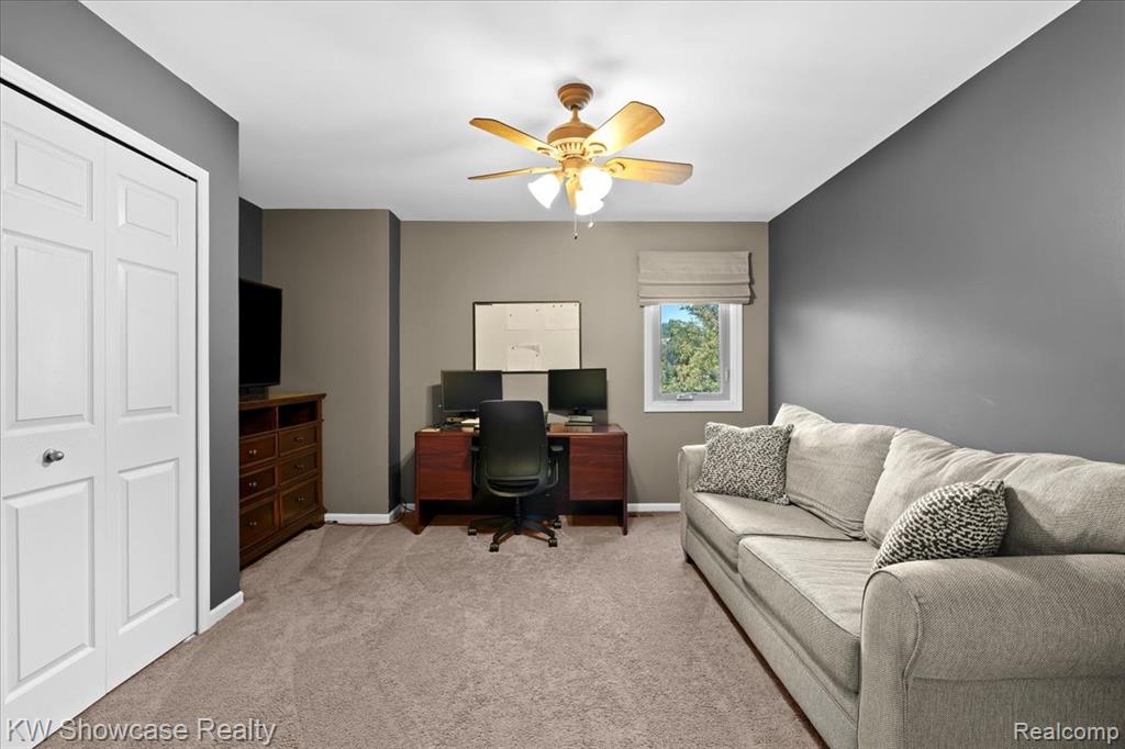 44847 Larkspur, Novi, MI 48377 — Photo 31