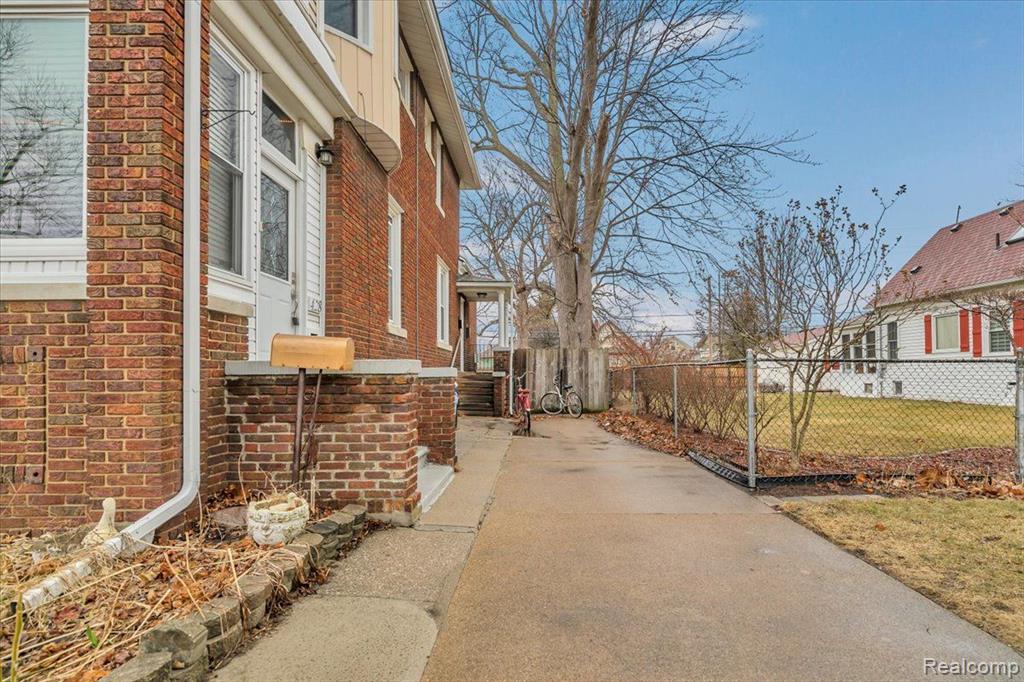 428 VINEWOOD Street, Wyandotte, MI 48192 — Photo 28