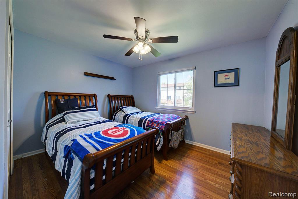 42582 WOODBRIDGE Drive, Canton, MI 48188 — Photo 22