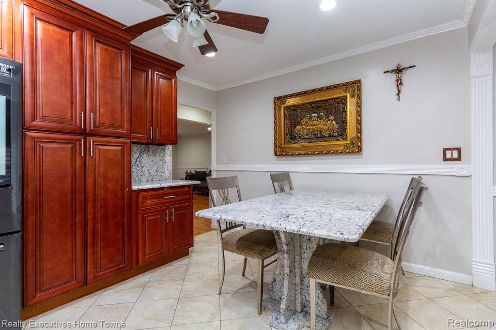 39654 EDGEMONT Drive, Sterling Heights, MI 48310 — Photo 14