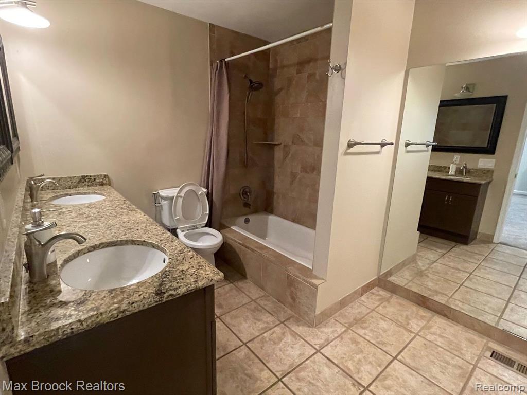 5630 BEAUCHAMP, West Bloomfield, MI — Photo 10