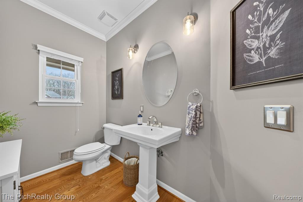 2227 Pine Bluffs Court, Highland, MI — Photo 11