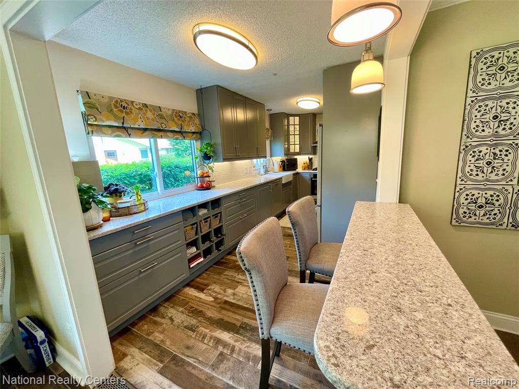 48104 COLONY FARM CIR, Plymouth, MI 48170 — Photo 30