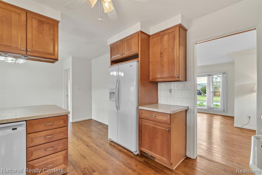 9001 E PERRIN Street, Livonia, MI 48150 — Photo 14