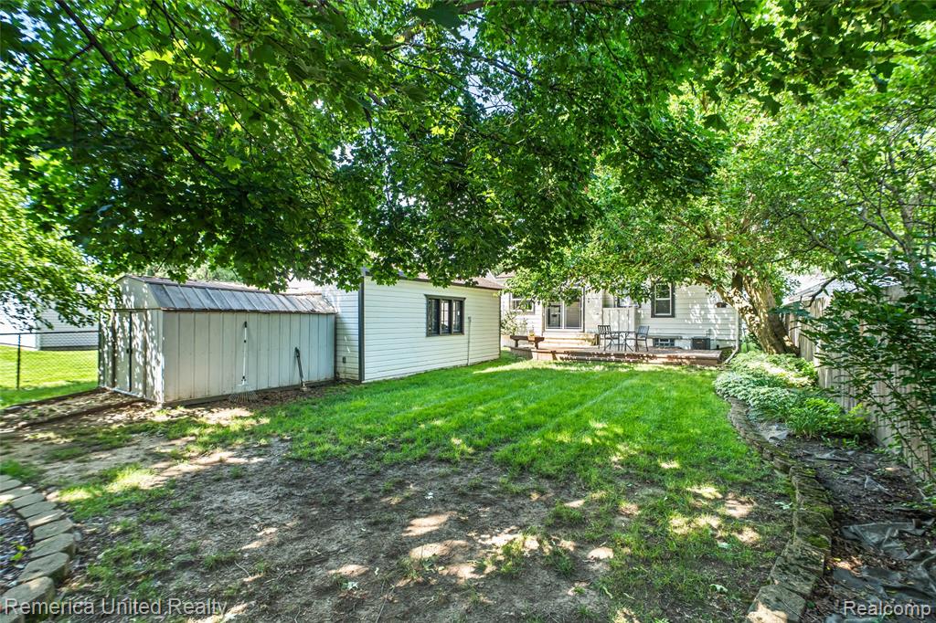 717 S Edgeworth Avenue, Royal Oak, MI 48067 — Photo 10