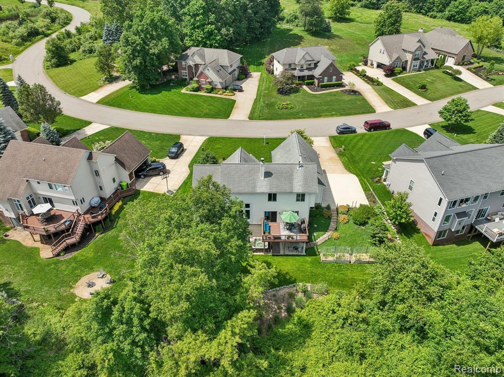 627 OLIVIA Drive, Milford, MI 48381 — Photo 38