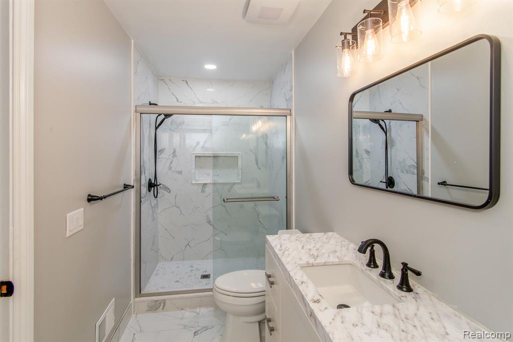 6598 MAPLE LAKES Drive, West Bloomfield, MI — Photo 17