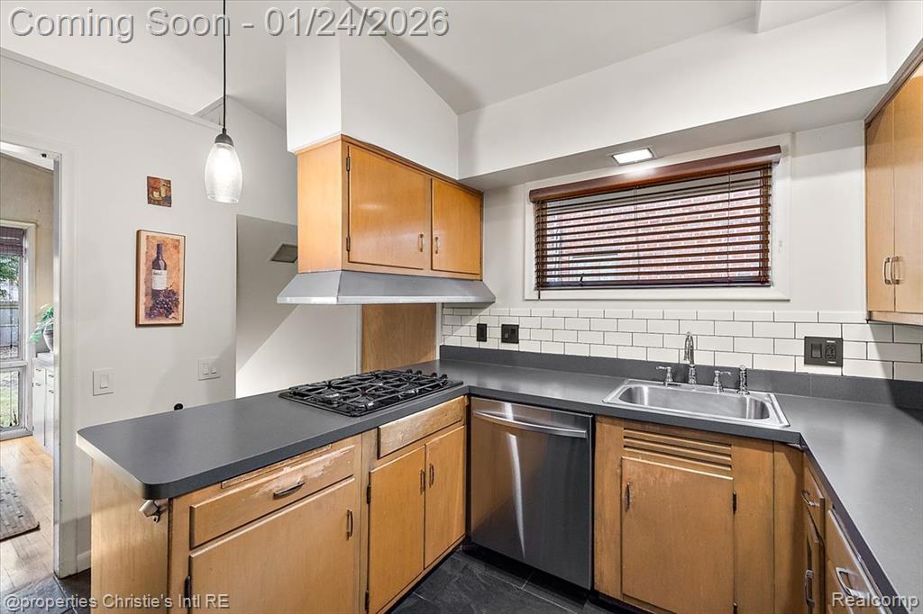 765 Barrington Road, Grosse Pointe, MI 48230 — Photo 21