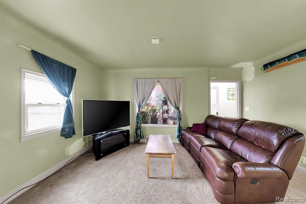 15410 Marilyn Avenue, Plymouth, MI 48170 — Photo 7