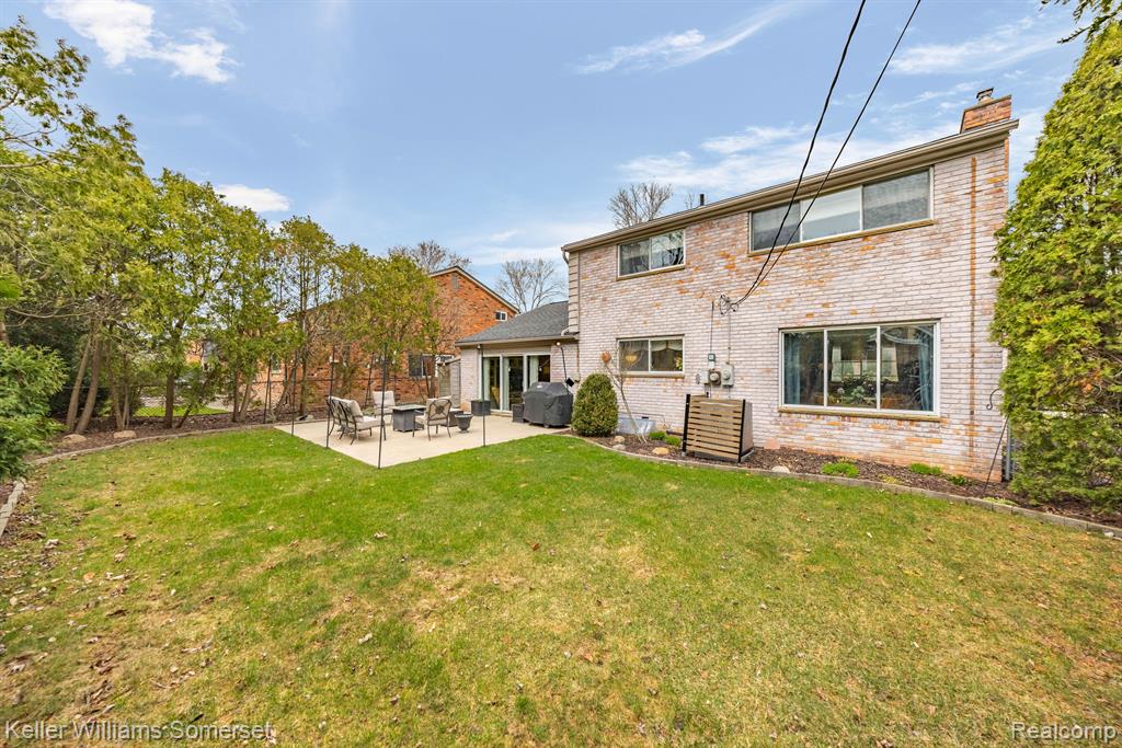 839 COOK Road, Grosse Pointe Woods, MI 48236 — Photo 36