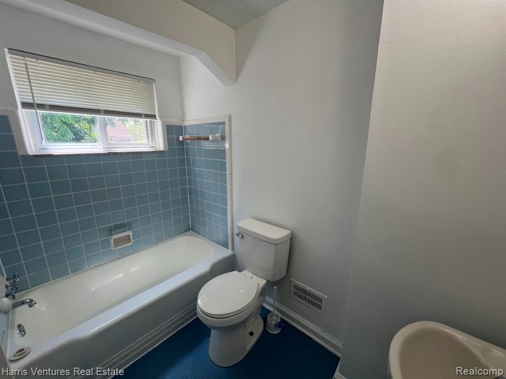 22148 Moross Road, Grosse Pointe, MI 48236 — Photo 15