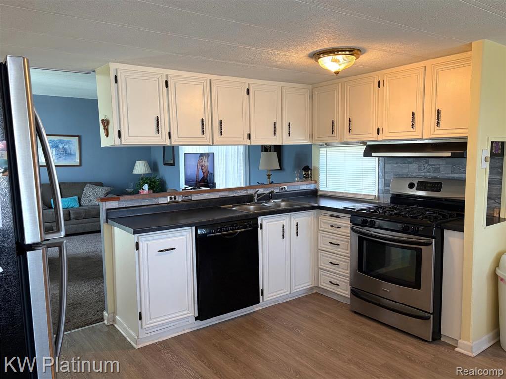 50 Mack Ave, 71, Marysville, MI 48040 — Photo 6