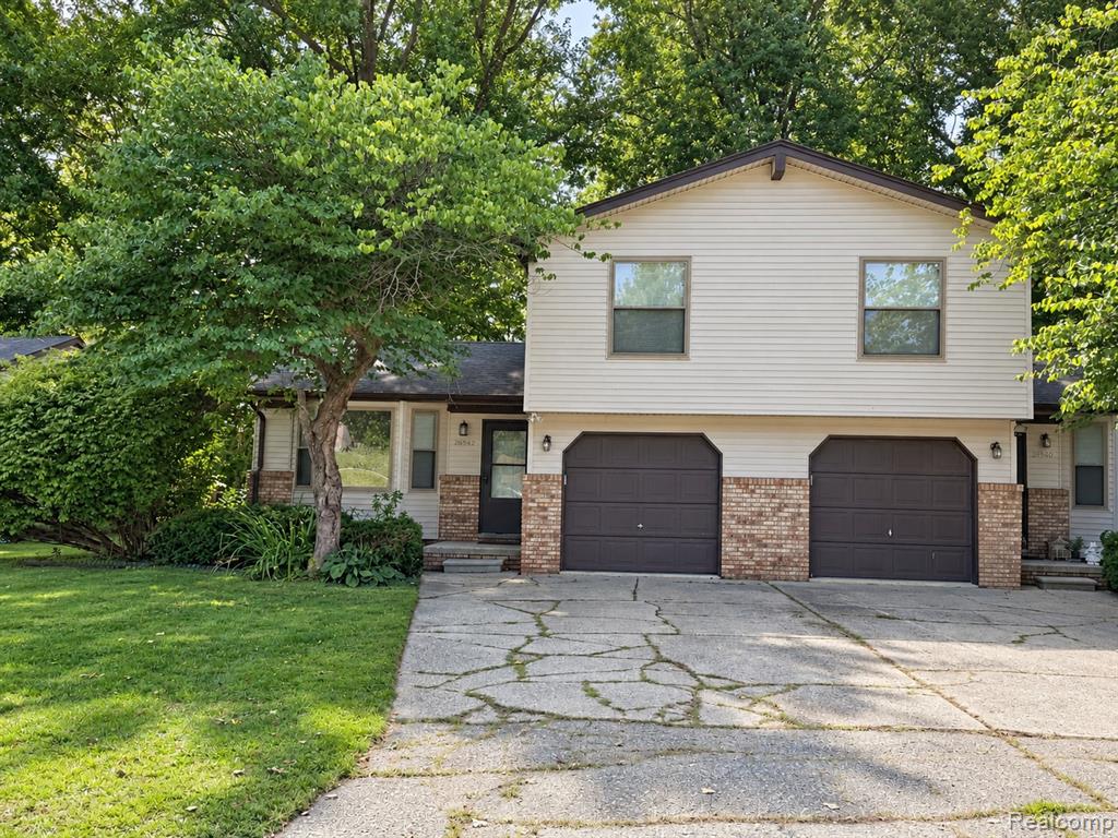26926 Campau Lane, Harrison Township, MI