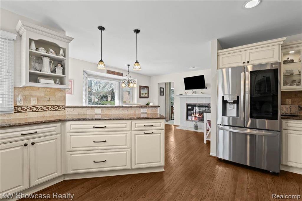 54771 GRENELEFE Circle E, South Lyon, MI 48178 — Photo 15